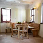 Apartmaji Hisa Kranjske Cebele *