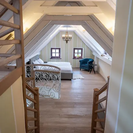 Apartmaji Hisa Kranjske Cebele *