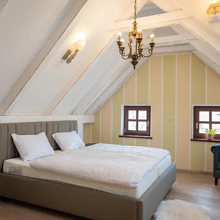 Apartmaji Hisa Kranjske Cebele Апартаменты