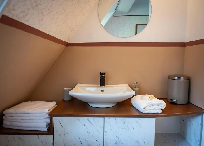 Apartmaji Hisa Kranjske Cebele *