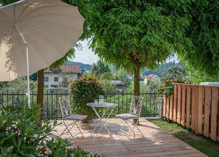 Apartmaji Hisa Kranjske Cebele *